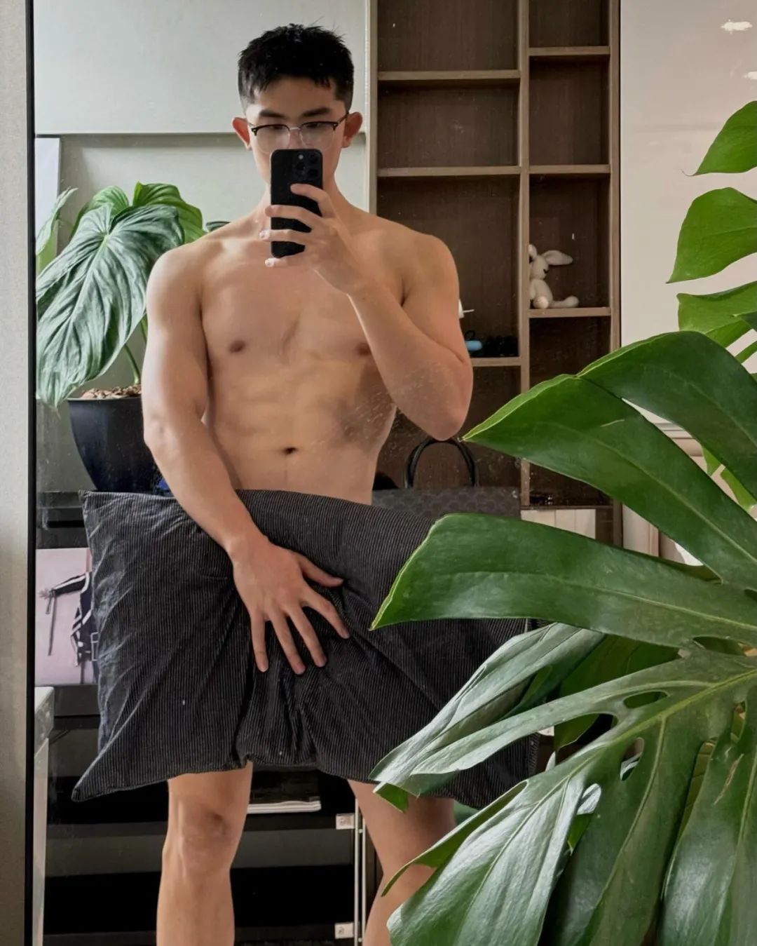 与精瘦薄肌少年共赴一场海盐味的生长仪式