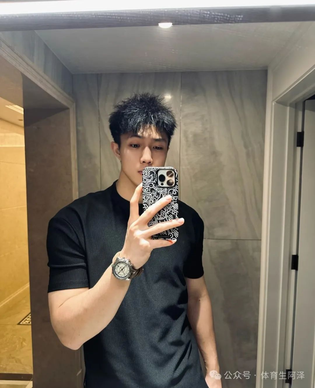 185cm 篮球体育生 1s 被前男友调成了 m? 网友不语，只是一味的求教程......