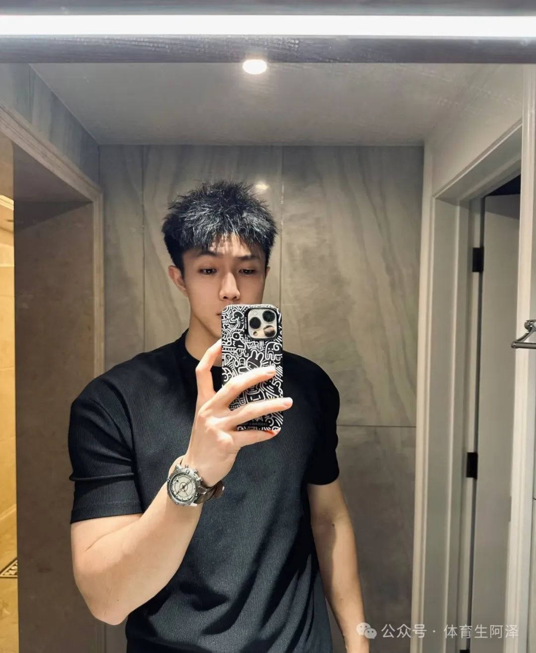 185cm 篮球体育生 1s 被前男友调成了 m? 网友不语，只是一味的求教程......