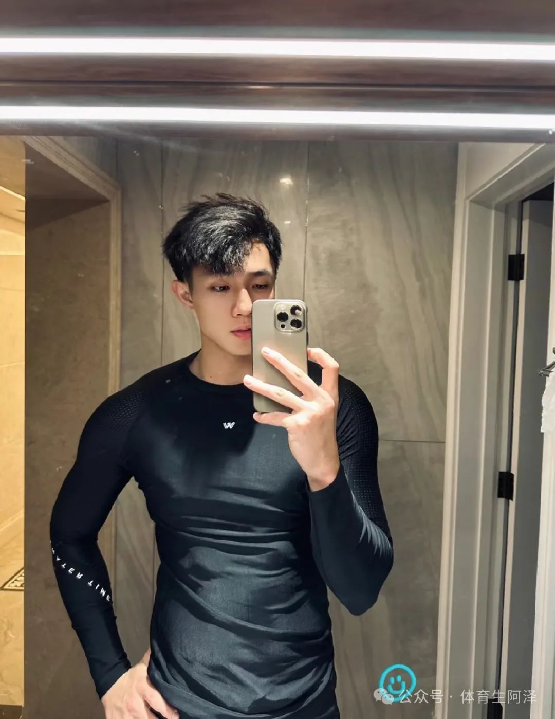 185cm 篮球体育生 1s 被前男友调成了 m? 网友不语，只是一味的求教程......