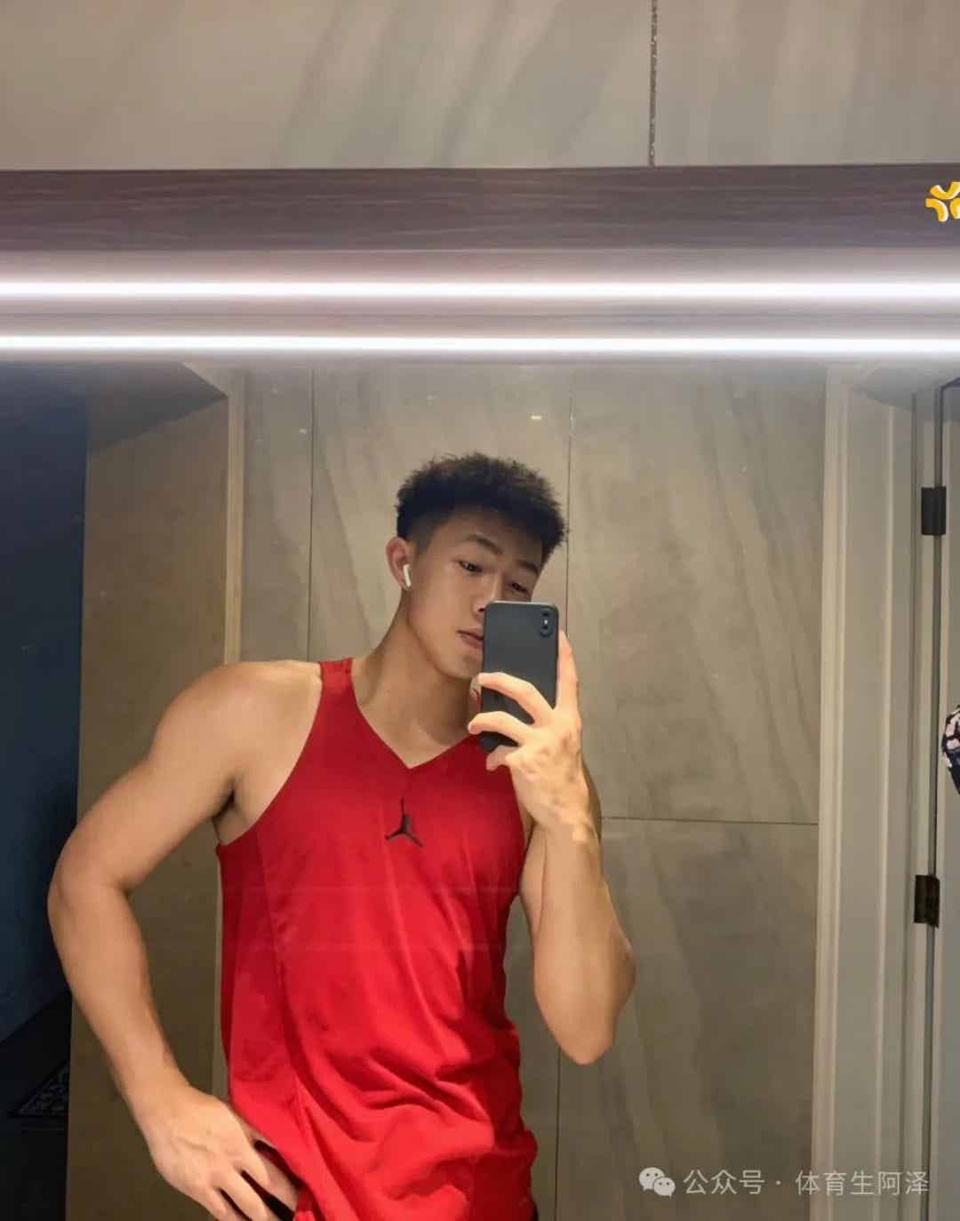 185cm 篮球体育生 1s 被前男友调成了 m? 网友不语,只是一味的求教程...... 185cm 篮球体育生 1s 被前男友调成了 m? 网友不语,只是一味的求教程......