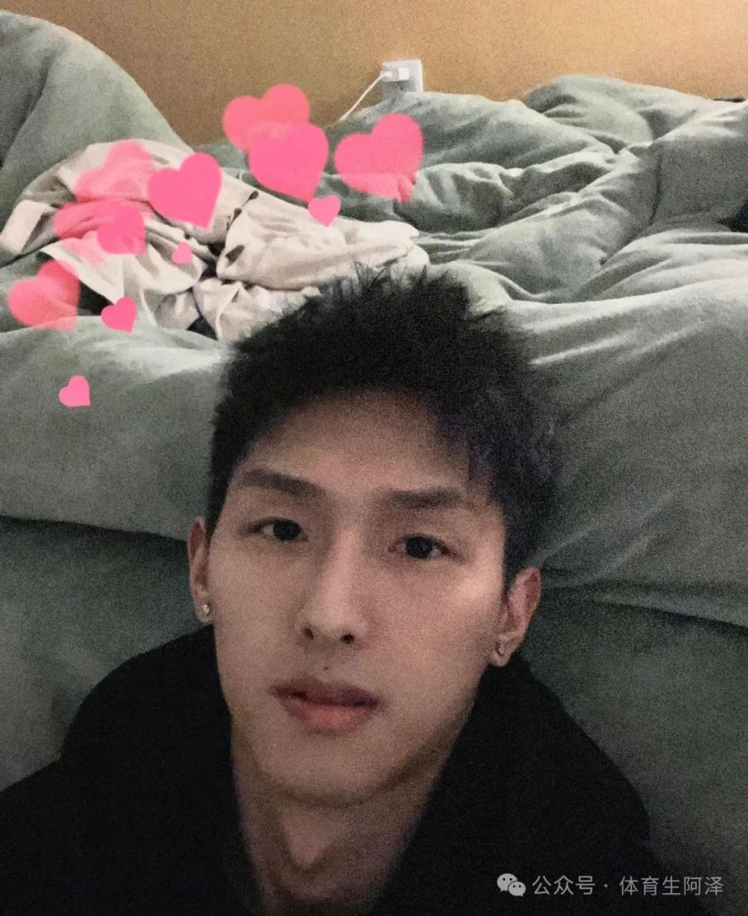 东北 195cm 体校辅导员和体育生恋爱被举报？学校回应：已警告处分！