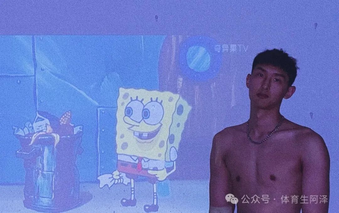 东北 195cm 体校辅导员和体育生恋爱被举报？学校回应：已警告处分！