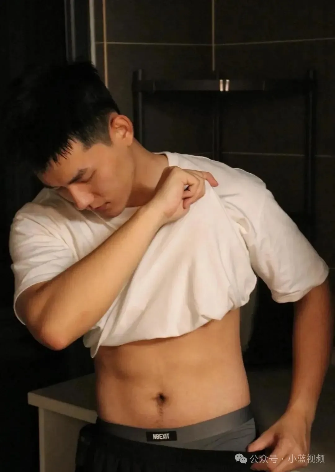 185cm 粗壮肌肉汉子 185cm 粗壮肌肉汉子