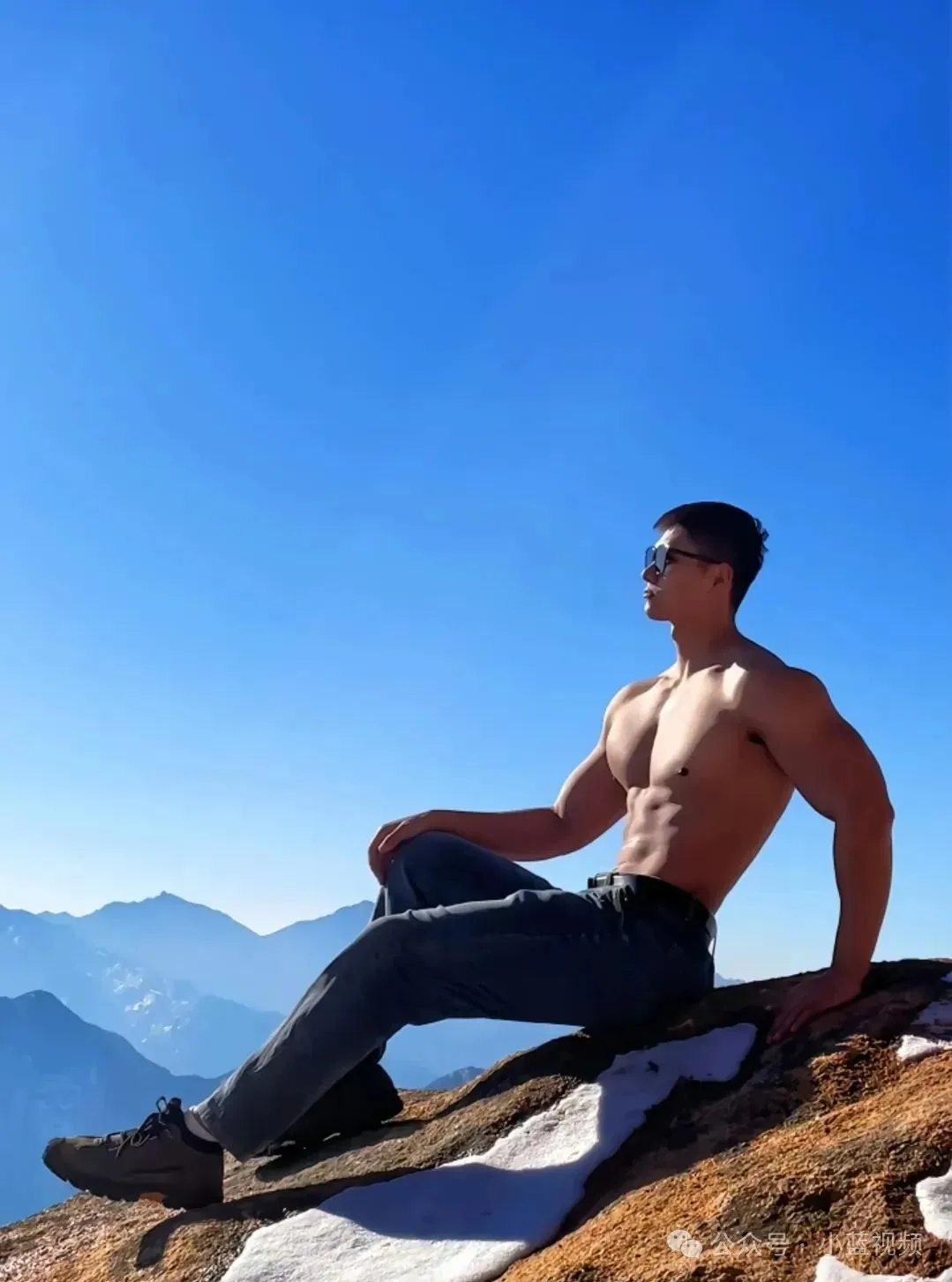 185cm 超猛山东肌肉汉子零下 7 度半裸惊呆了！