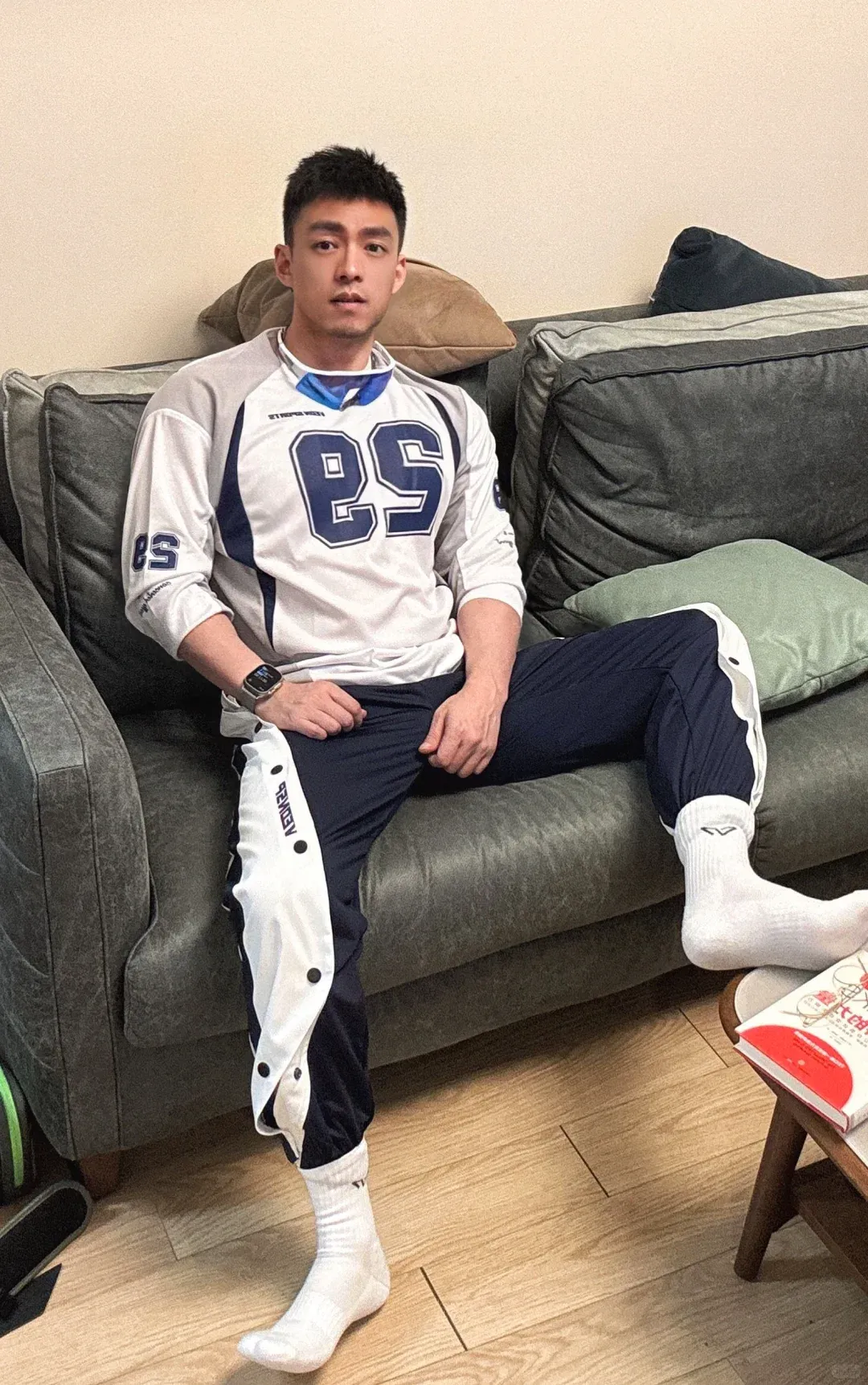 咨询男西装暴徒的奶狗内核是怎样炼成的