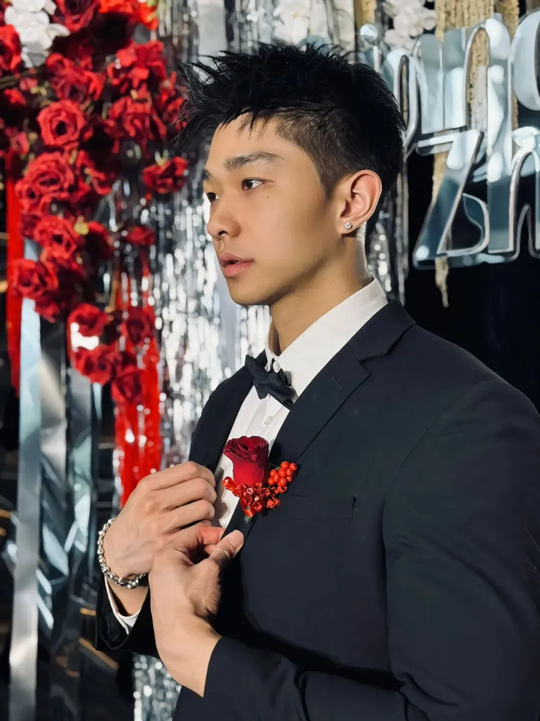 湖南 192CM 的伴郎太帅了！脱掉正装肌肉身材更诱人！