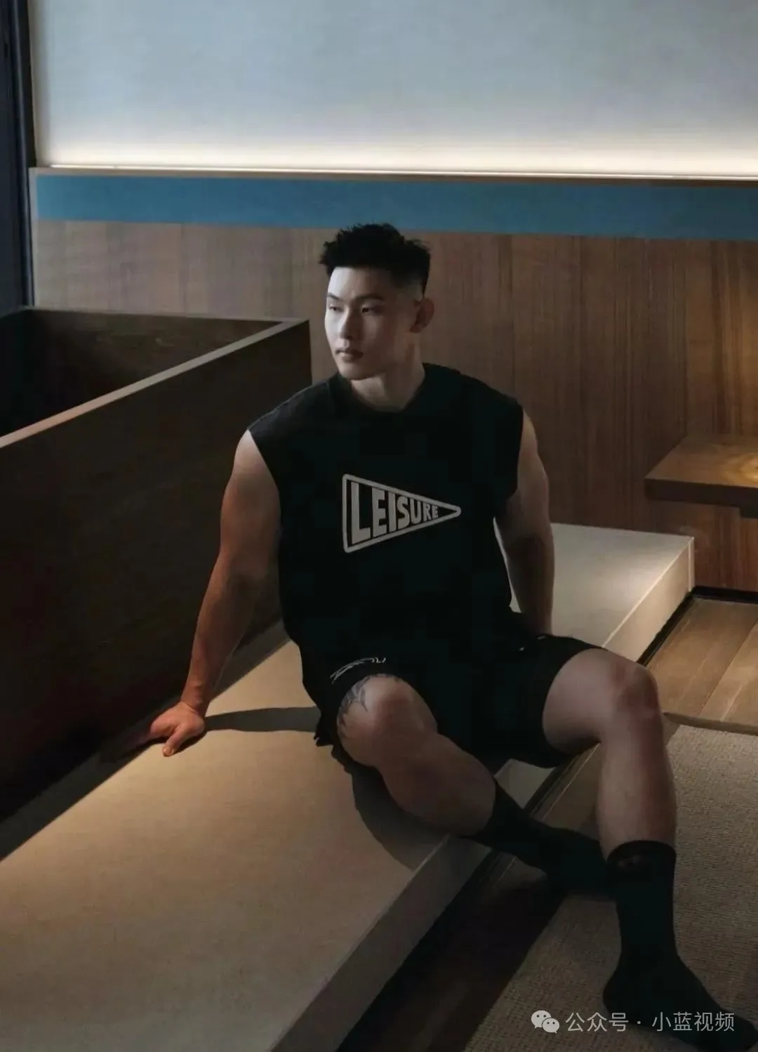 脏兮兮痞帅正装阳光大男孩！