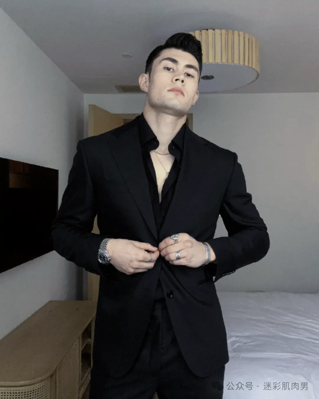 190CM 新疆硬汉湿透长腿？？长得太野太太大！！