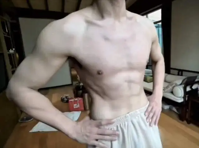 张彬彬难得晒腹肌，明明很宠粉却被粉丝吐槽？原因让人哭笑不得！