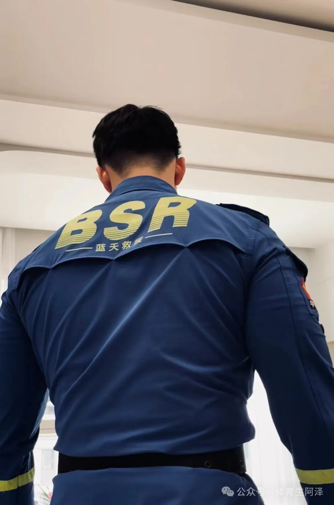 185 硬汉打桩机体育生,一只手能抓住整个腰身,主人般的大手有多诱惑...... 185 硬汉打桩机体育生,一只手能抓住整个腰身,主人般的大手有多诱惑......