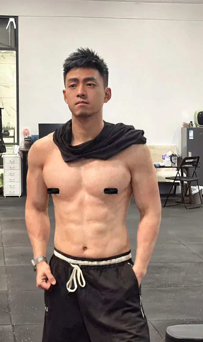 咨询男西装暴徒的奶狗内核是怎样炼成的