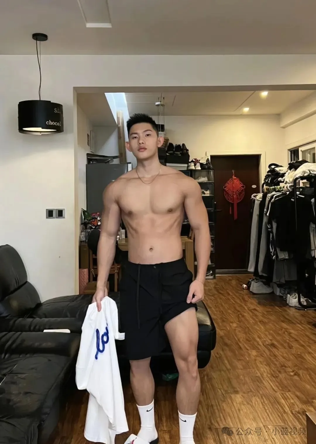 脏兮兮痞帅正装阳光大男孩！