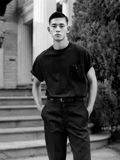 94 年日本禁欲系男模拍 CK 广告，这实力直接碾压某代言人！