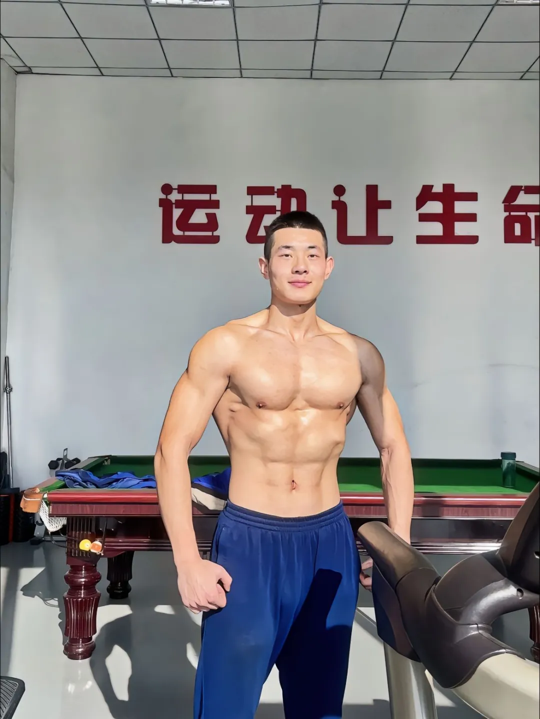 河南 22 岁寸头消防员脱了凸显大实力，这耐力太强了！