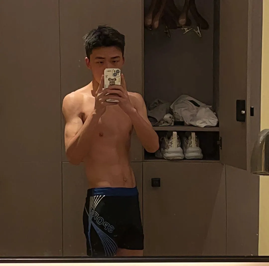 和戴蒙炒 CP 的退役小哥莫西林，简直就是“奶零天花板”