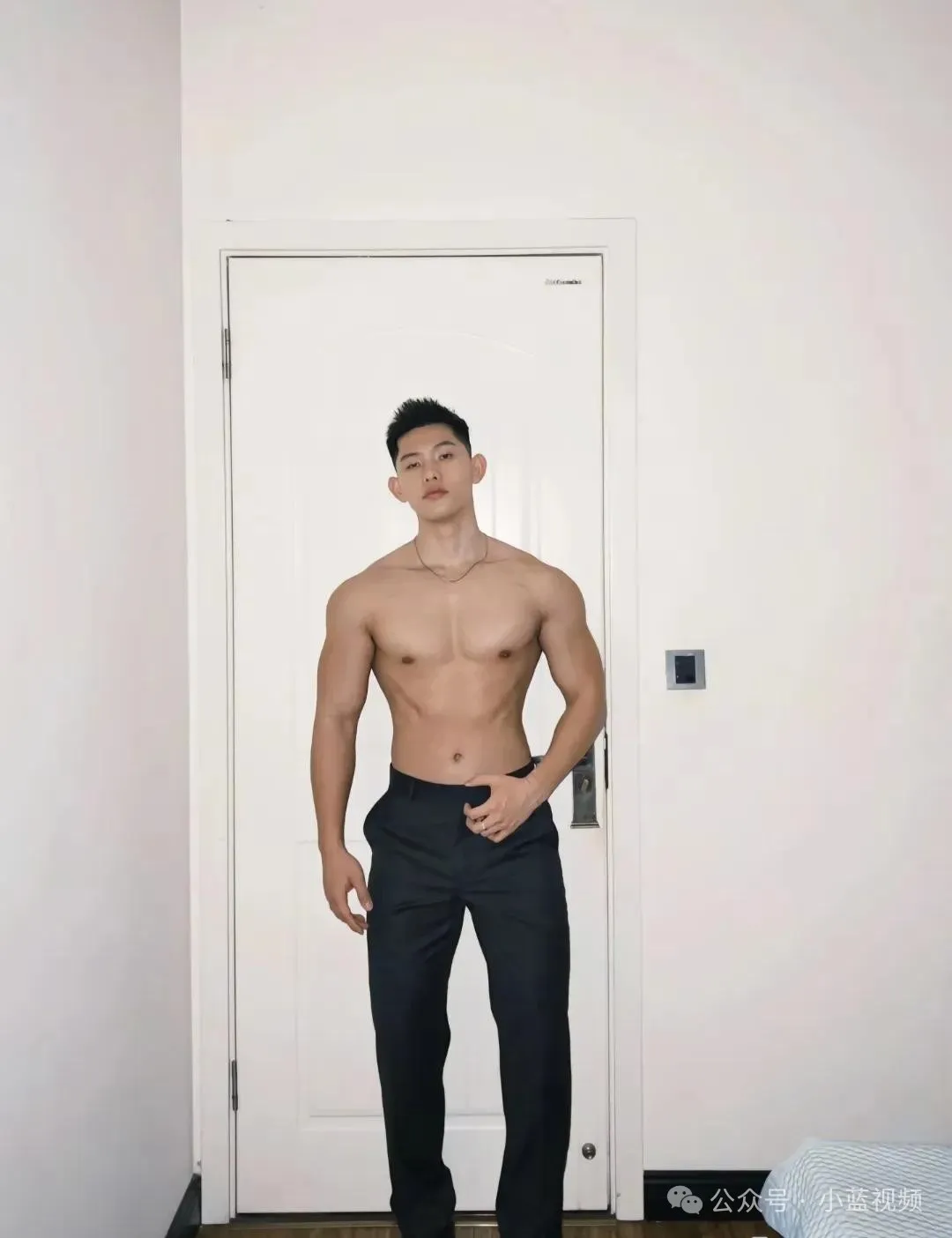 脏兮兮痞帅正装阳光大男孩！