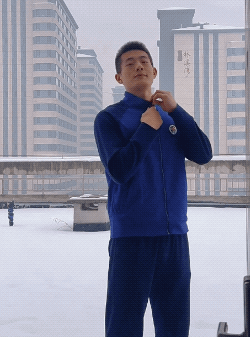 182CM 寸头消防员小哥，脱衣大秀肌肉