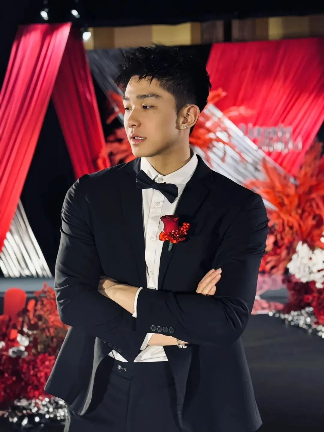 湖南 192CM 的伴郎太帅了！脱掉正装肌肉身材更诱人！