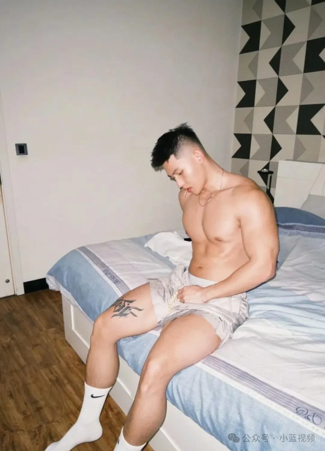 脏兮兮痞帅正装阳光大男孩！