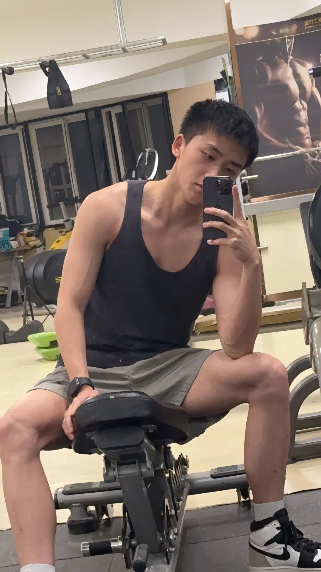 和戴蒙炒 CP 的退役小哥莫西林，简直就是“奶零天花板”