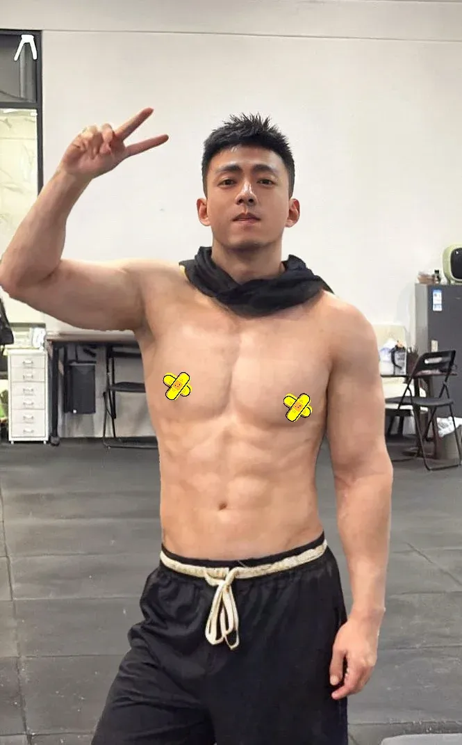 咨询男西装暴徒的奶狗内核是怎样炼成的