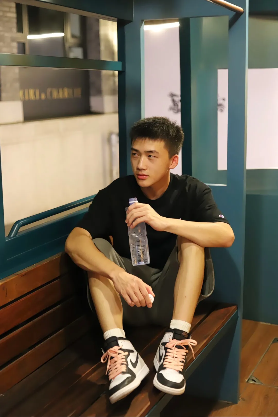 和戴蒙炒 CP 的退役小哥莫西林，简直就是“奶零天花板”