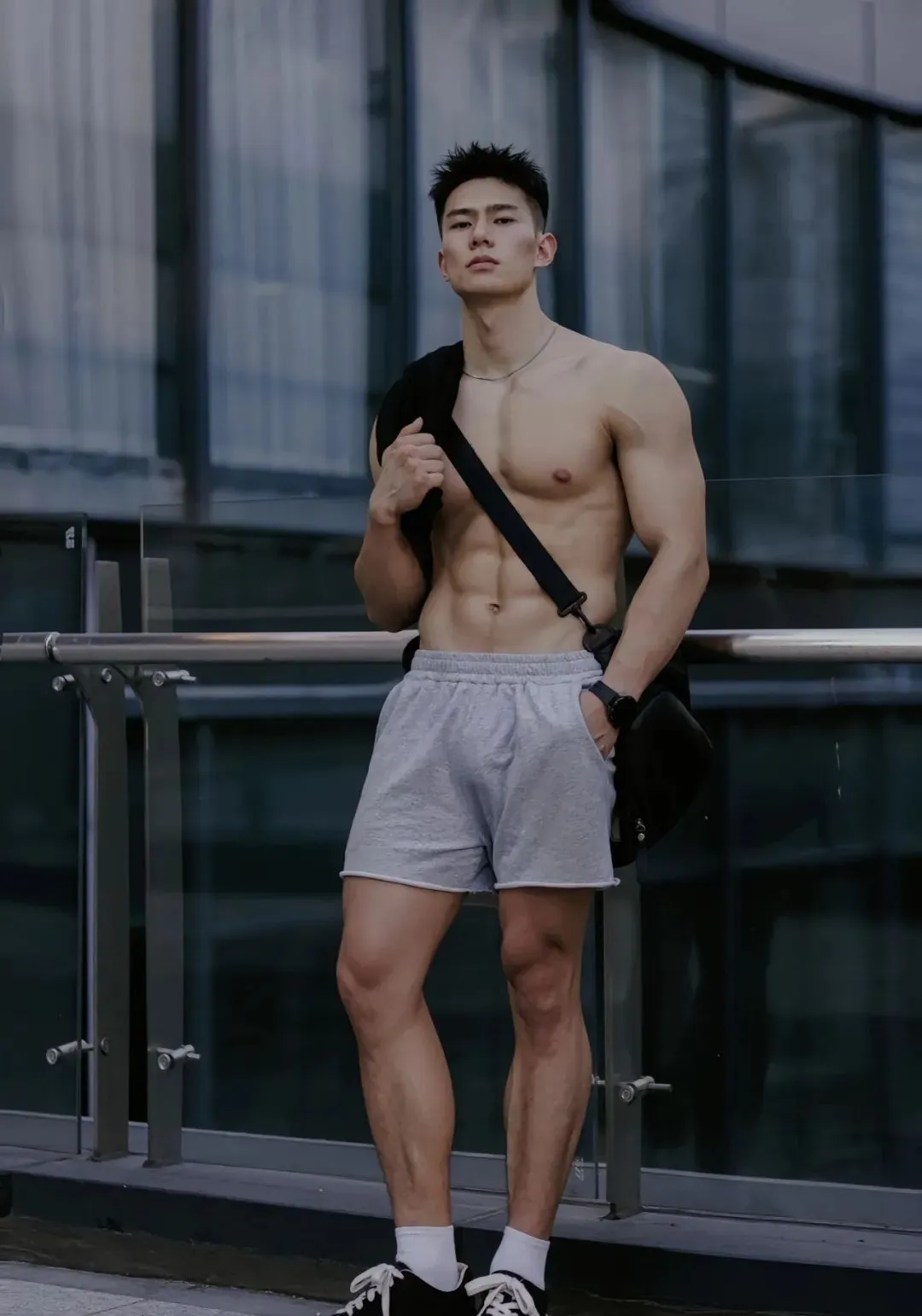 重庆大胸肌 8 块腹爷们肌肉健身私教! 重庆大胸肌 8 块腹爷们肌肉健身私教!