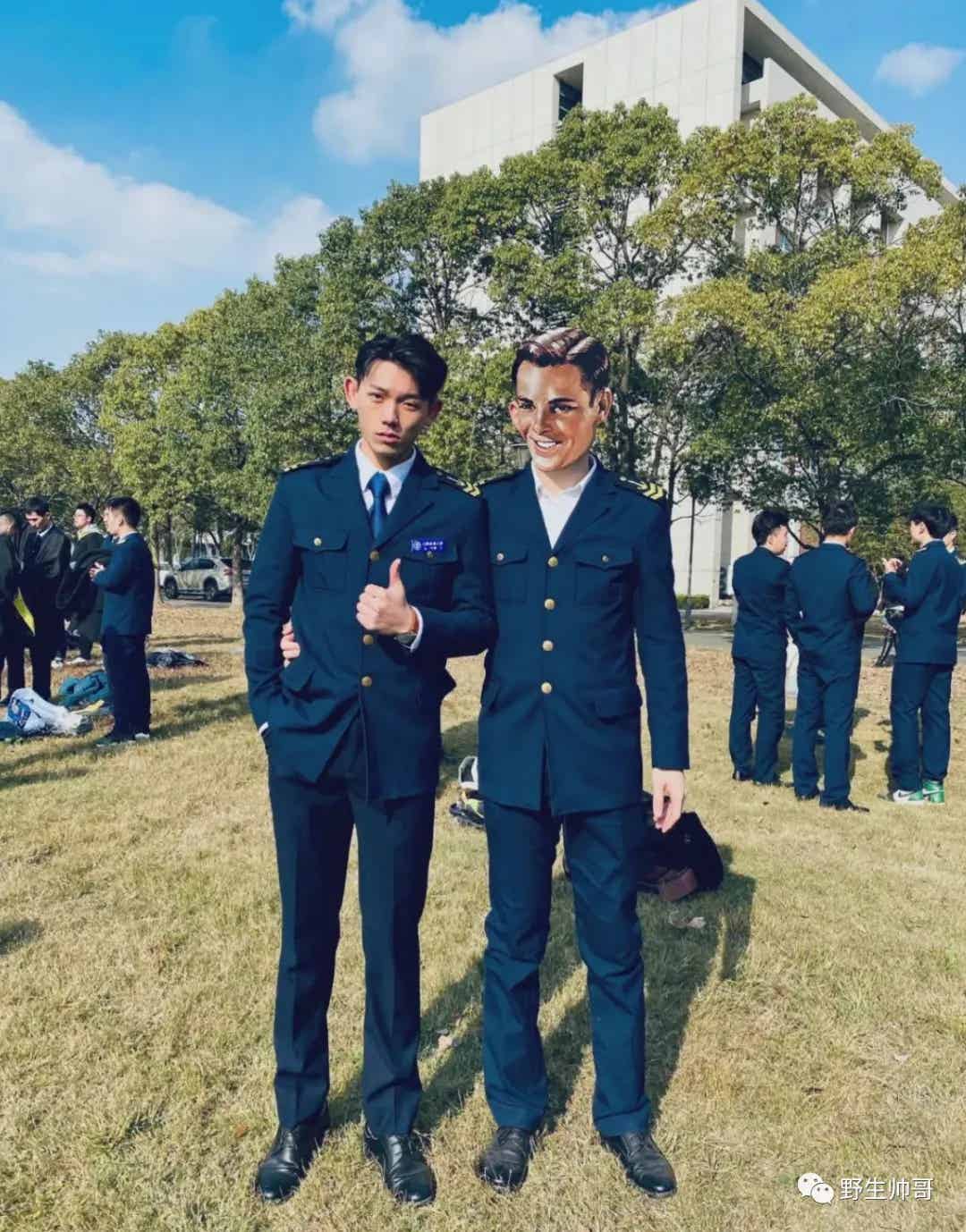 筋肉体育生，抖音肌肉主播-潮男潮北