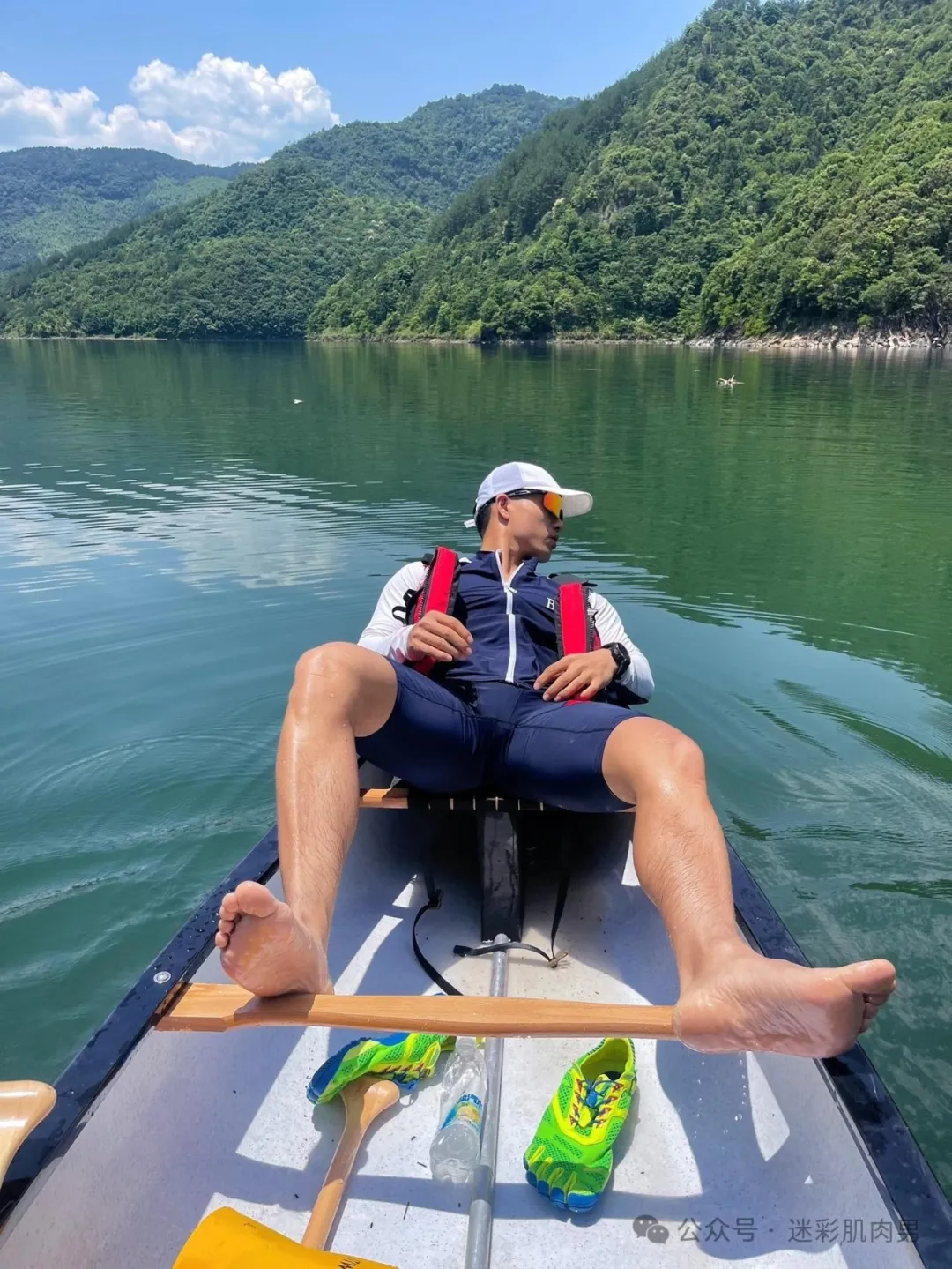 操场脱西裤的宝藏男穿的太紧太垒，强大实力挡不住！