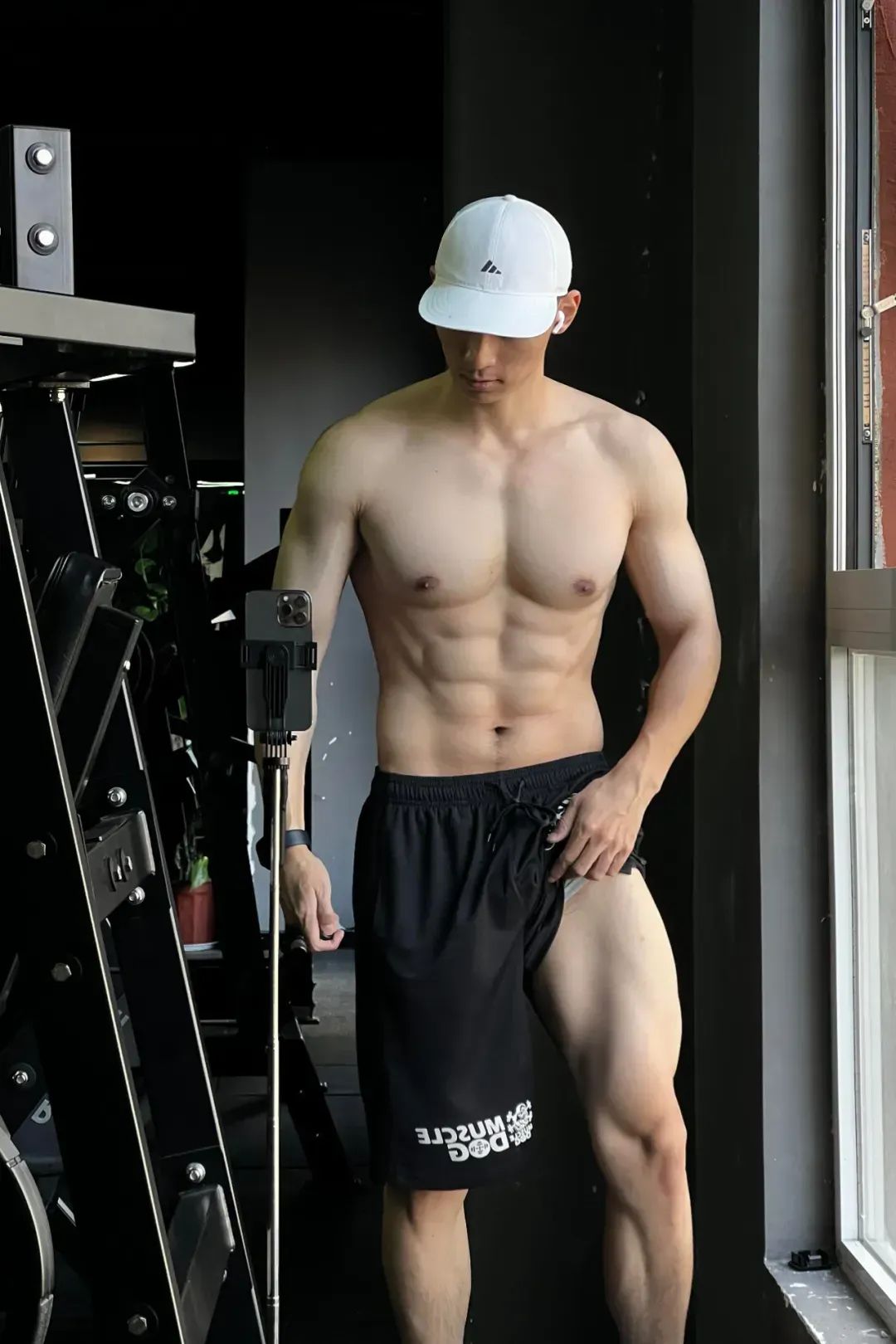 184CM 寸头肌肉制服小哥撩裤子？？爷们男友天花板！