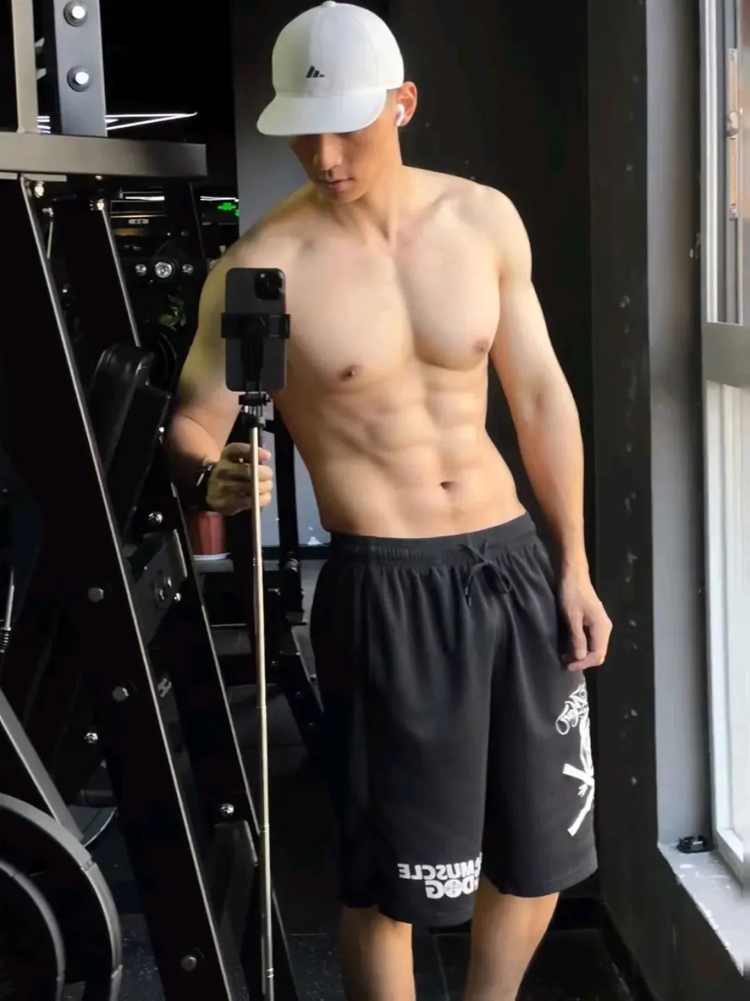 184CM 寸头肌肉制服小哥撩裤子??爷们男友天花板! 184CM 寸头肌肉制服小哥撩裤子??爷们男友天花板!