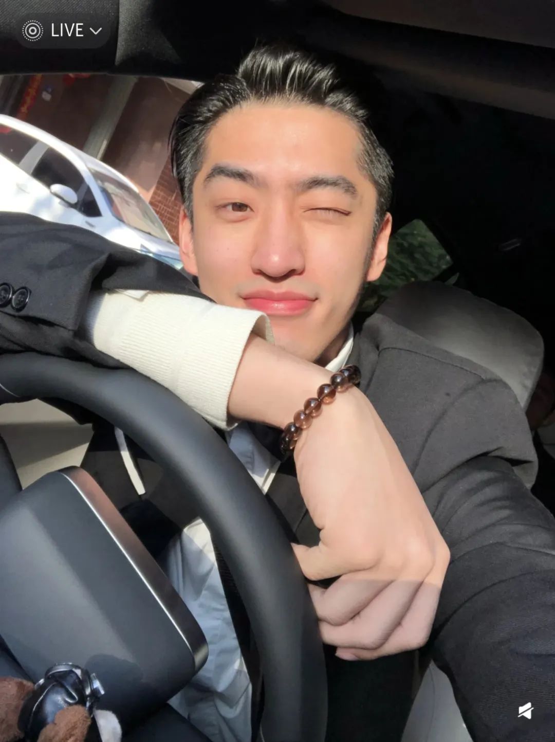 人家秋雅结婚，你一个大鼻子伴郎又唱又跳的！