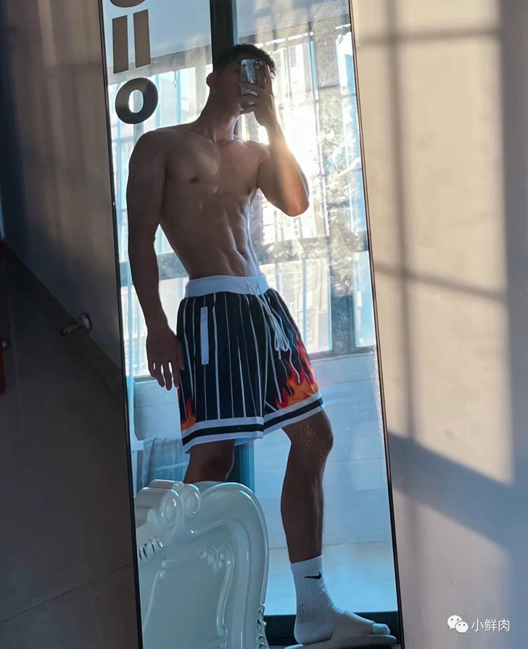 【动图】黑皮钻石男大体育生，真嘟超可以啊！