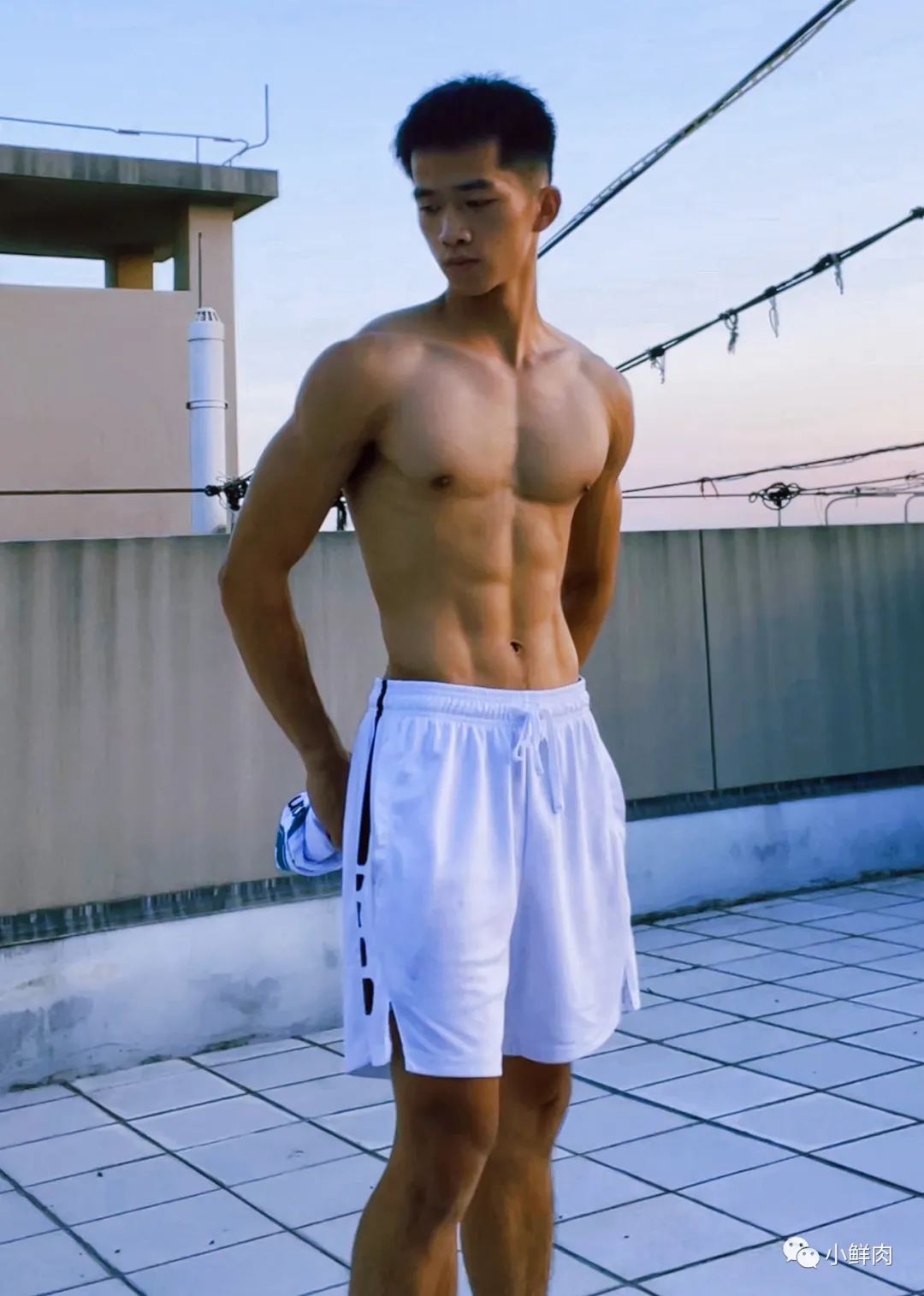 【动图】黑皮钻石男大体育生，真嘟超可以啊！