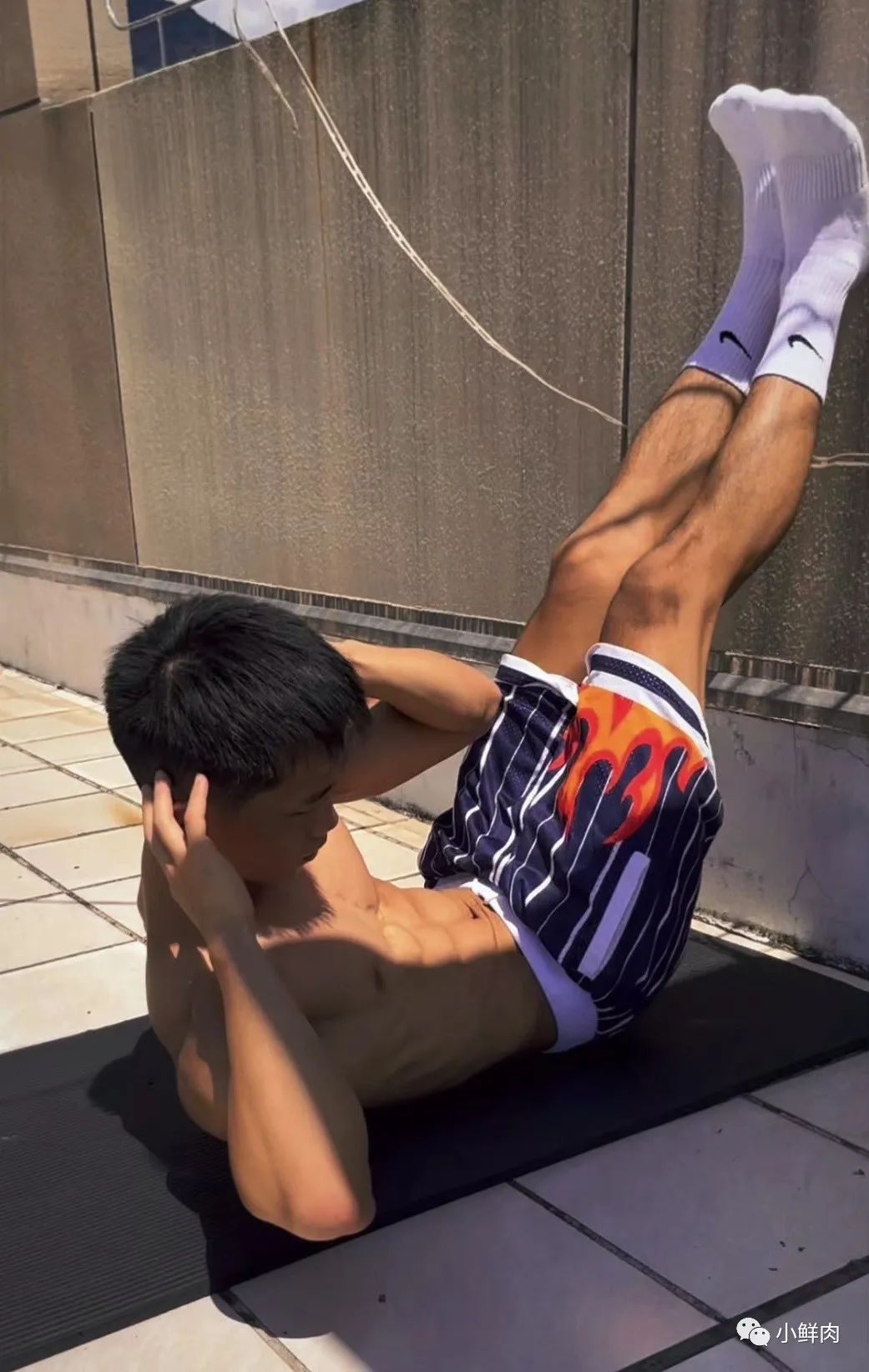 【动图】黑皮钻石男大体育生，真嘟超可以啊！