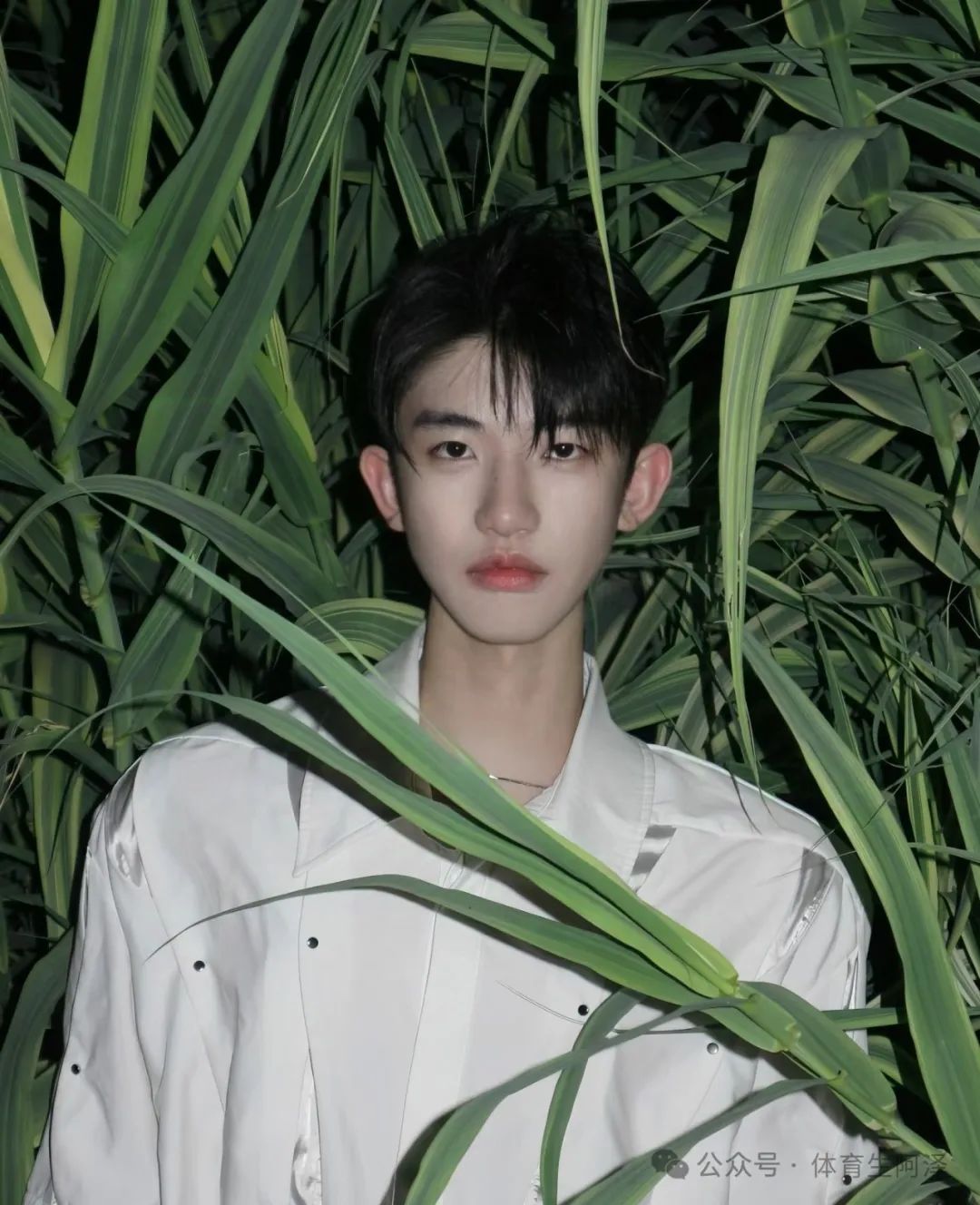 192cm 顶级男模，粗腿大包太诱人，出场费竟然高达四位数.....