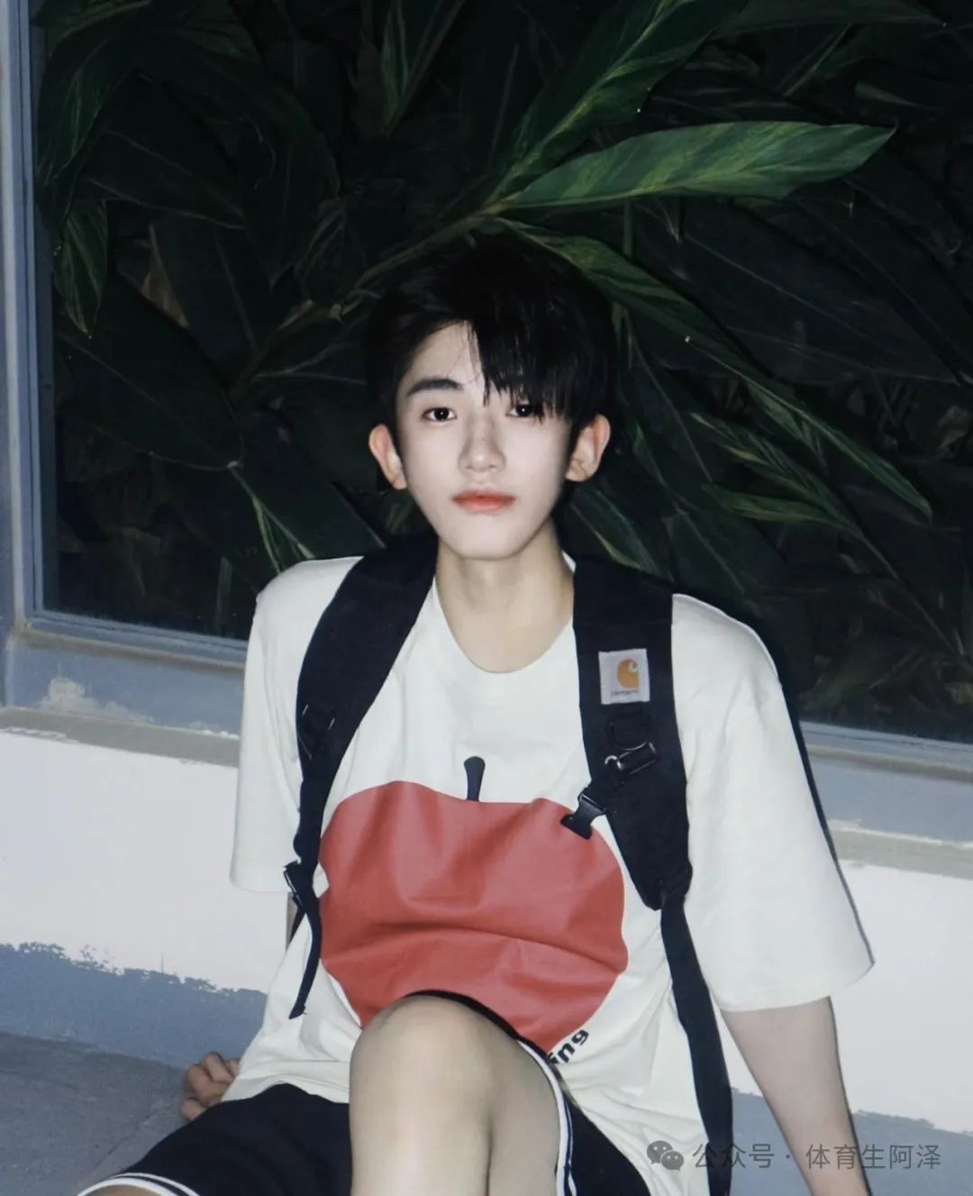 192cm 顶级男模,粗腿大包太诱人,出场费竟然高达四位数..... 192cm 顶级男模,粗腿大包太诱人,出场费竟然高达四位数.....