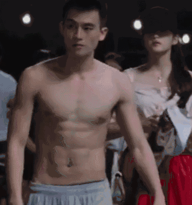 32 岁欧豪近照曝光,正装斯文眼镜竟成叔圈天菜了?! 32 岁欧豪近照曝光,正装斯文眼镜竟成叔圈天菜了?!