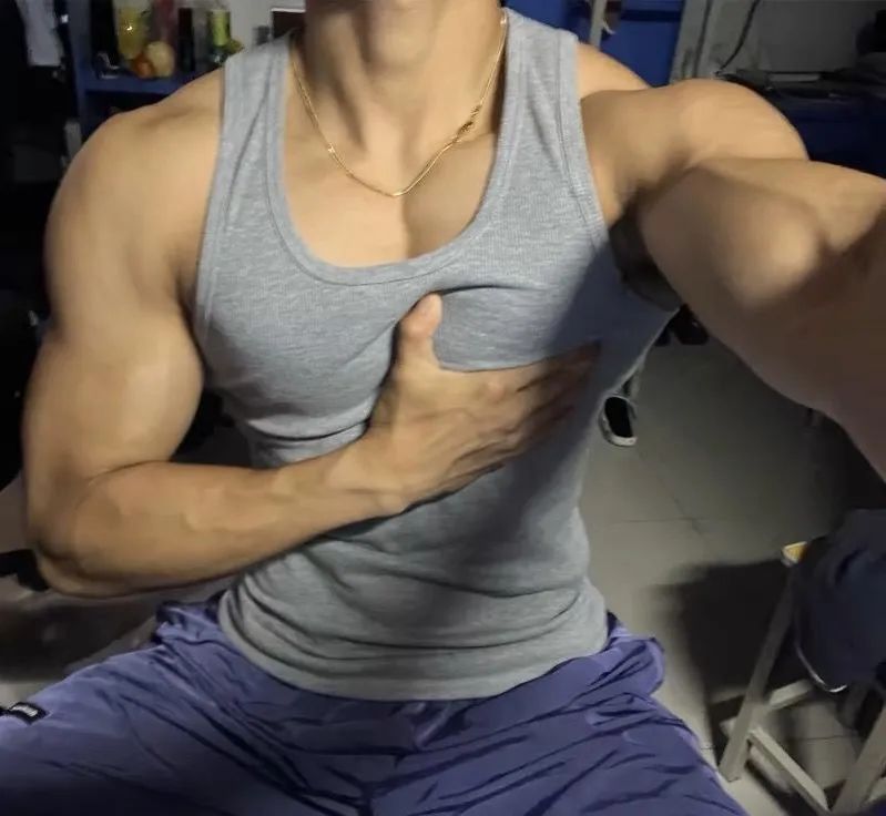 【弯男日记】面基，面到基友前任怎么办？？？