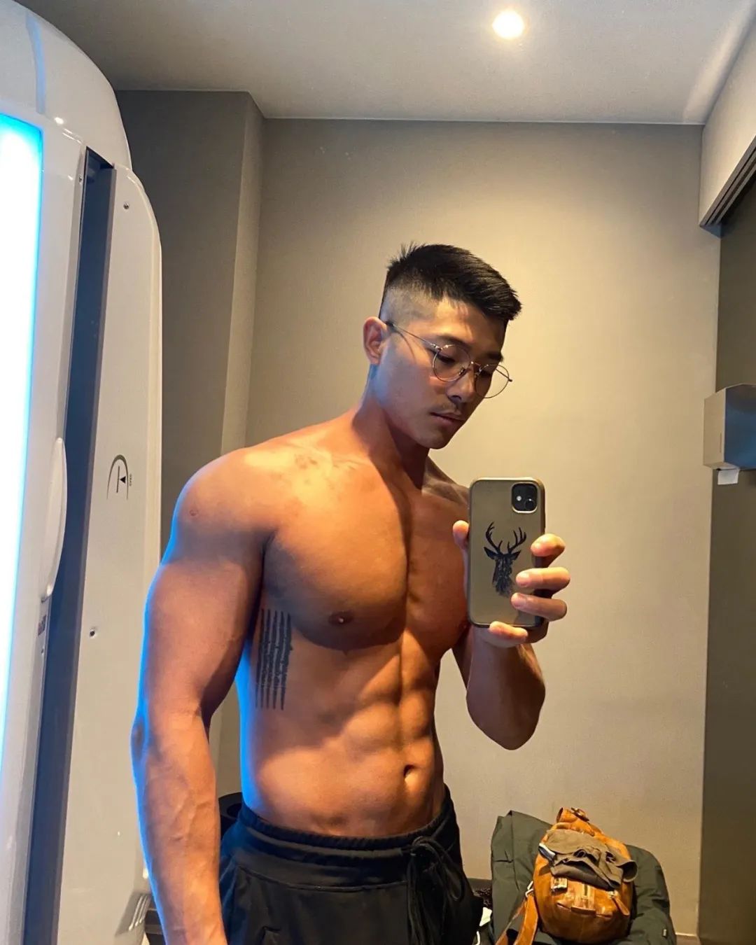 现在的直男教练都这么 open 了吗？好会擦....