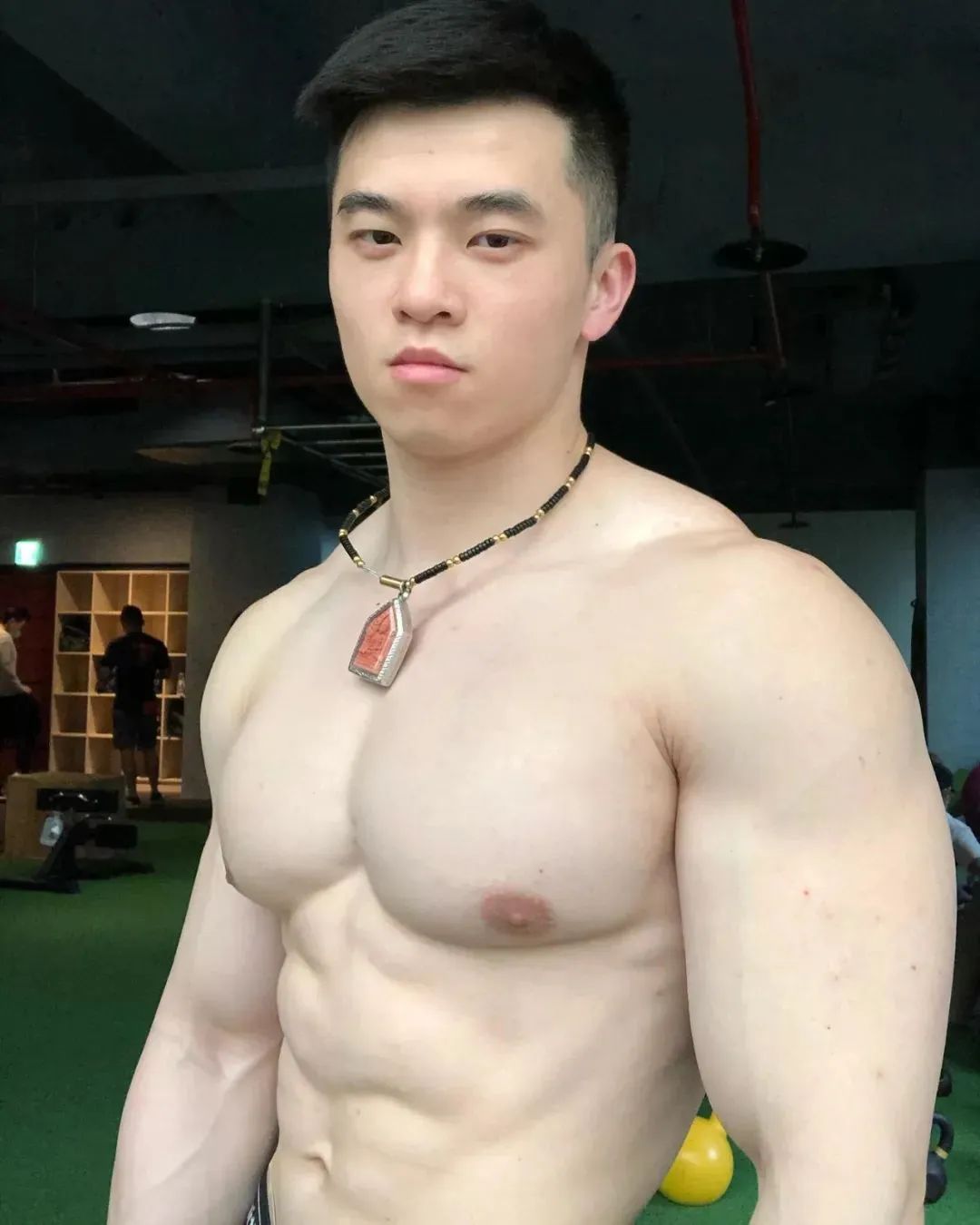 曾被女记者采访的健美冠军小叶，如今变这样了！
