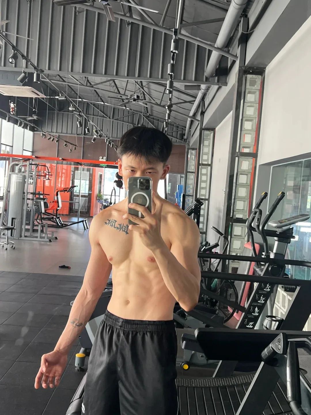 单眼皮黑皮小哥哥！反差萌有点太要命 | 网红帅哥