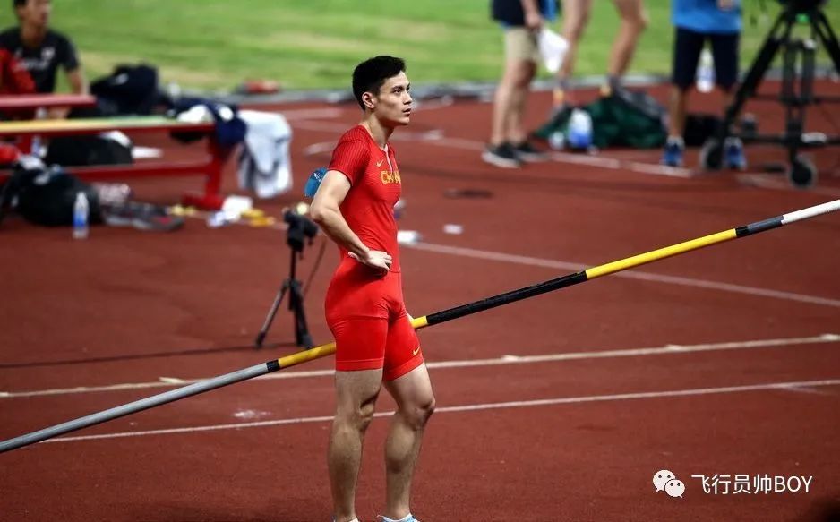“人夫感十足”！跳高运动员姚捷穿运动服太紧被热议！
