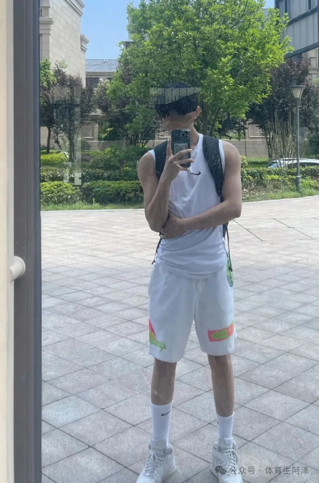 又一百万网红直男被金主掰弯，黑皮体育生在金主面前逐渐沉沦........