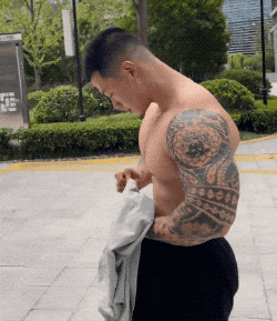 浙江直男教练的瓜都吃了吗？拍全见版写真爆红推特