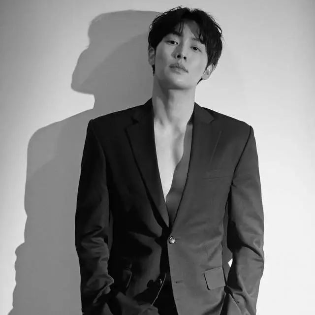 不到 3 小时跑完“全马”，韩国演员火出圈！真实年龄令人意外~