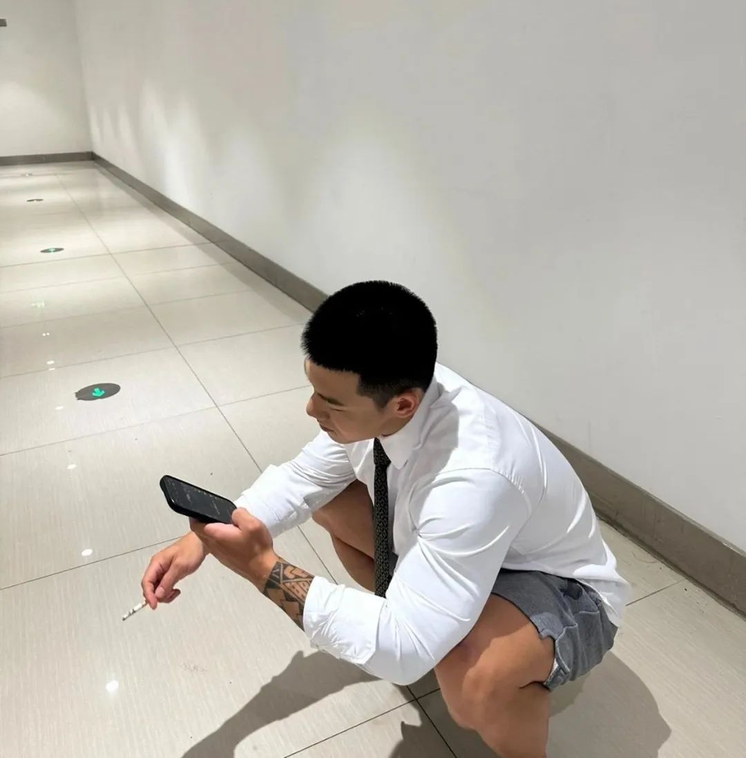 浙江直男教练的瓜都吃了吗？拍全见版写真爆红推特