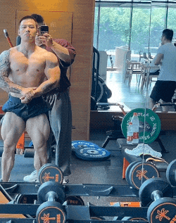 浙江寸头直男教练拍全见版推特写真 X 上爆红！你看了吗？