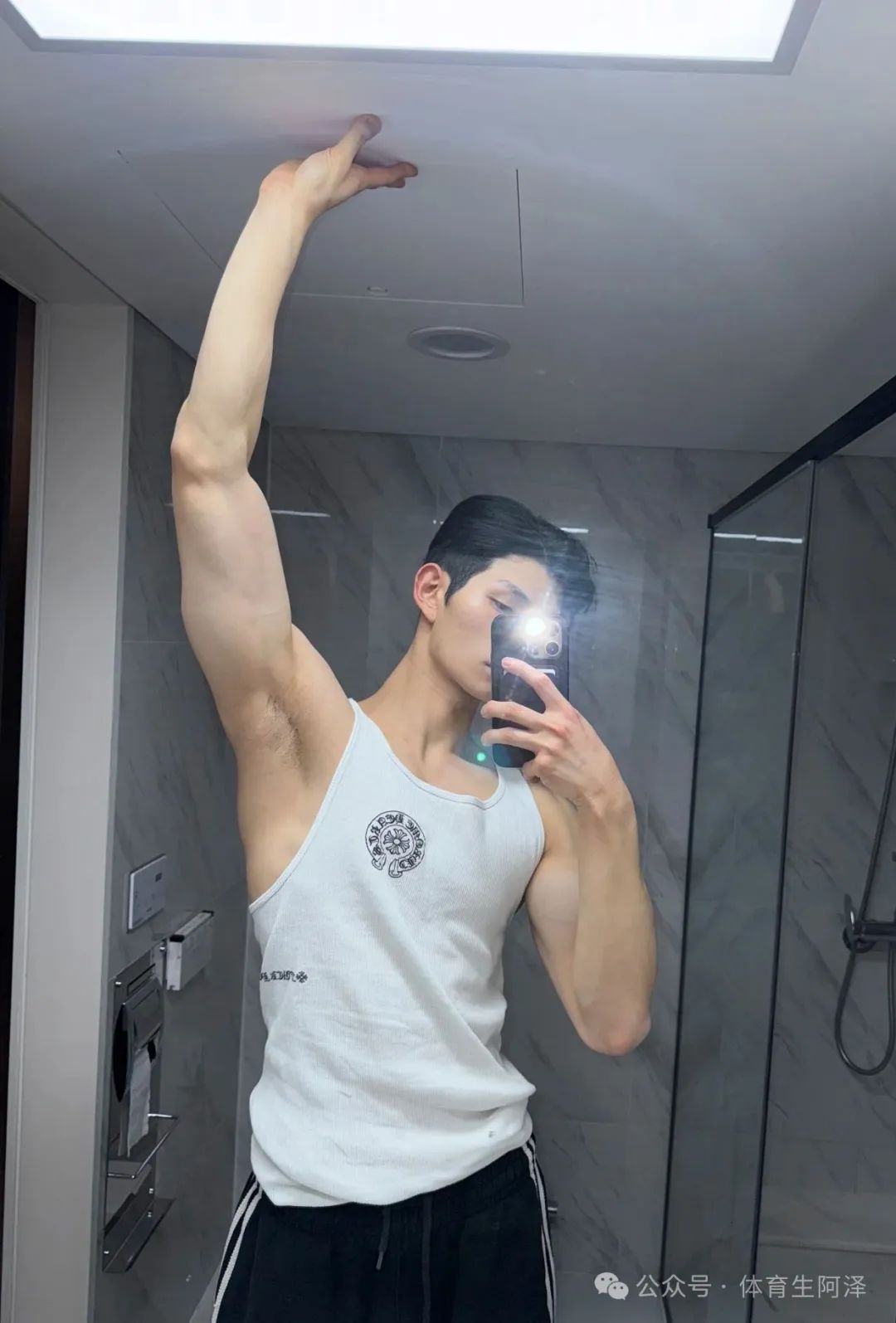 新疆黑皮体育生打桩机，三个男友都架不住他的高强度.......